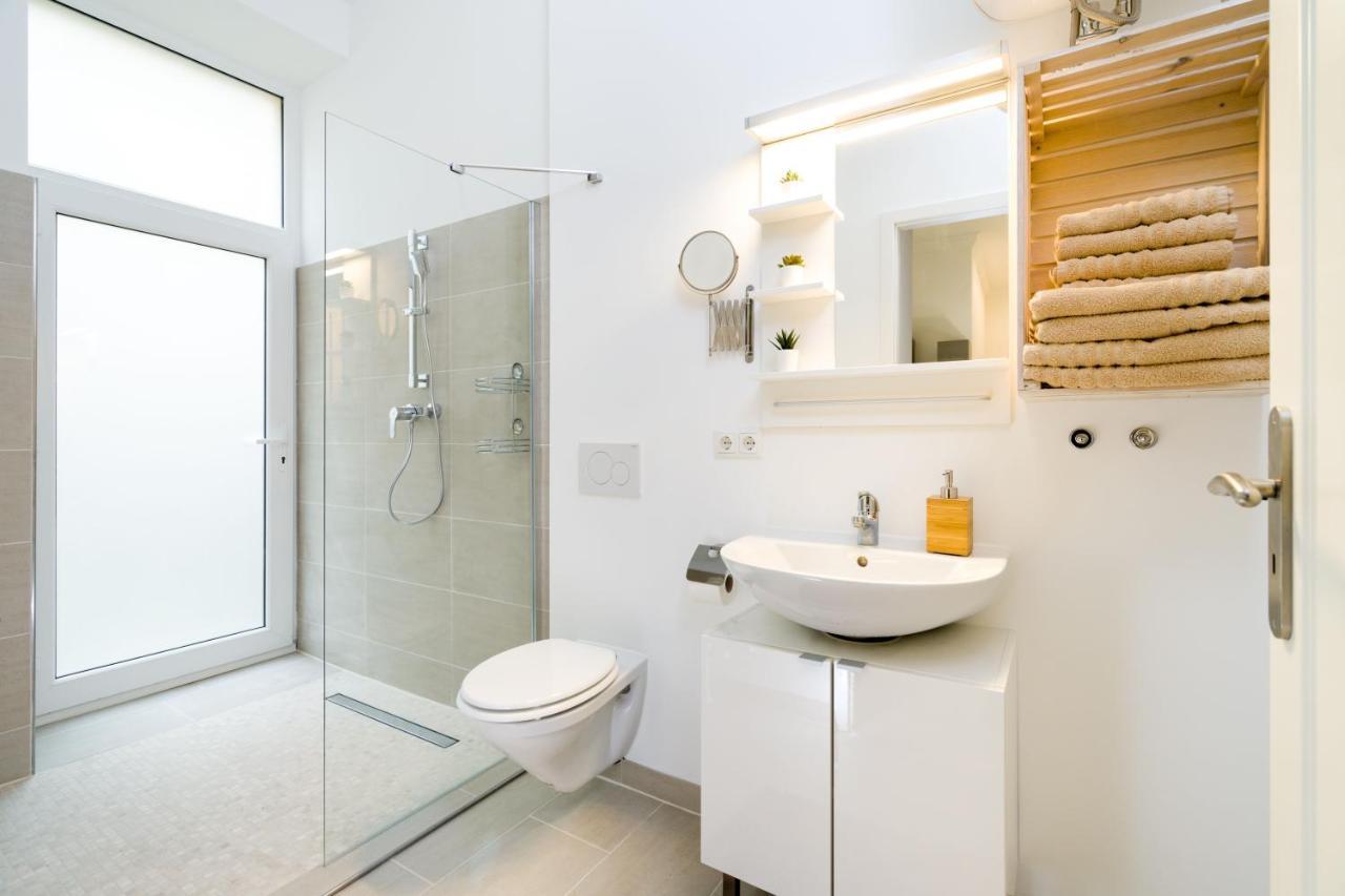 The Lohmeyerstr Hh, 2 Bed Rooms Up To 5 People Berlim Exterior foto