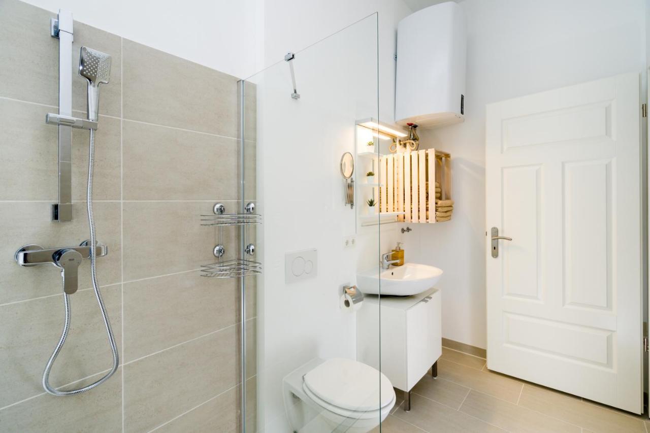 The Lohmeyerstr Hh, 2 Bed Rooms Up To 5 People Berlim Exterior foto